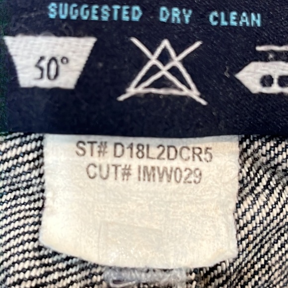 IMMORALITY JEANS Size 27 not worn much. Good shape. Color is still vibrant. - Picture 7 of 15